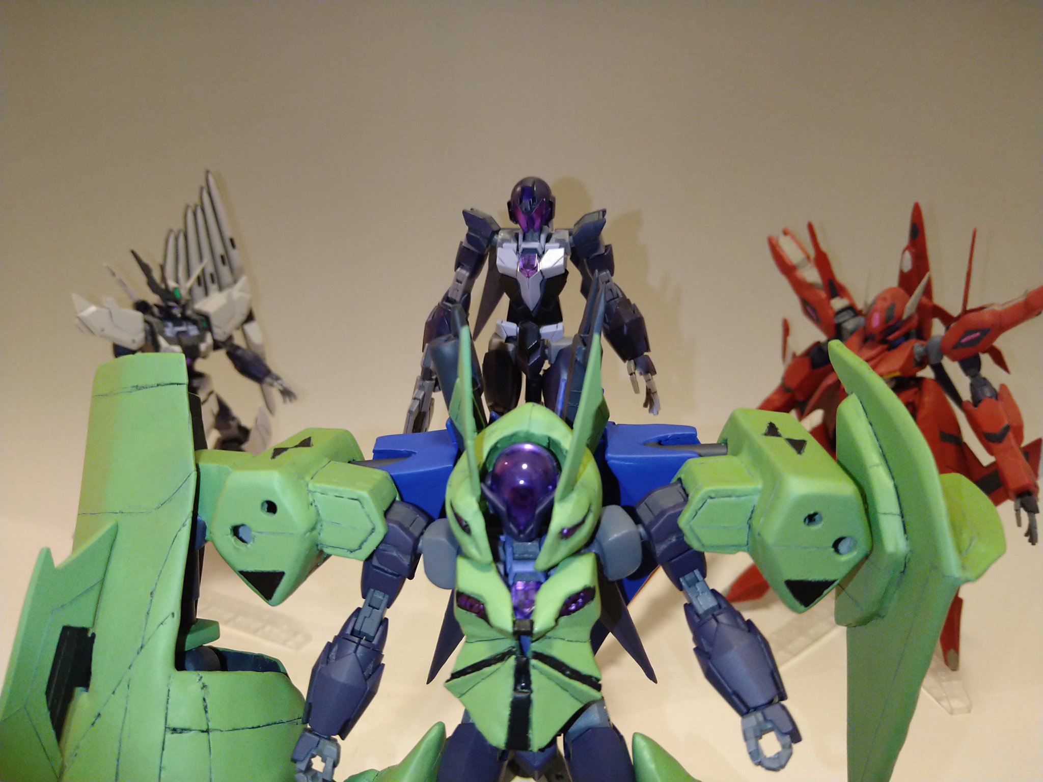 ヌメハロ 織火 ガンプラ ガンプラの画像を貼るとrtされると聞いて リバースターンx 完成しました アルスコア エルドラコア をベースにアーマーはプラ板やパテでフルスクラッチしました 溶断破砕マニピュレーターがかなり大きいのでバランスを取るのが