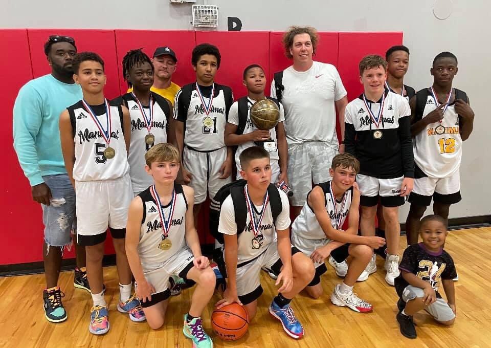 KYballClubPro16's tweet photo. Congrats @Elite2027 Manimal Gold 2027 on another championship MBT Nationals .. @jdlong40 is a huge part of our @ManimalElite Basketball .. the toughness he preaches to his kids is a huge reason we keep this thing rolling!! #Toughness #PlayHard #KeysToWinning https://t.co/MNmW1VpW1U