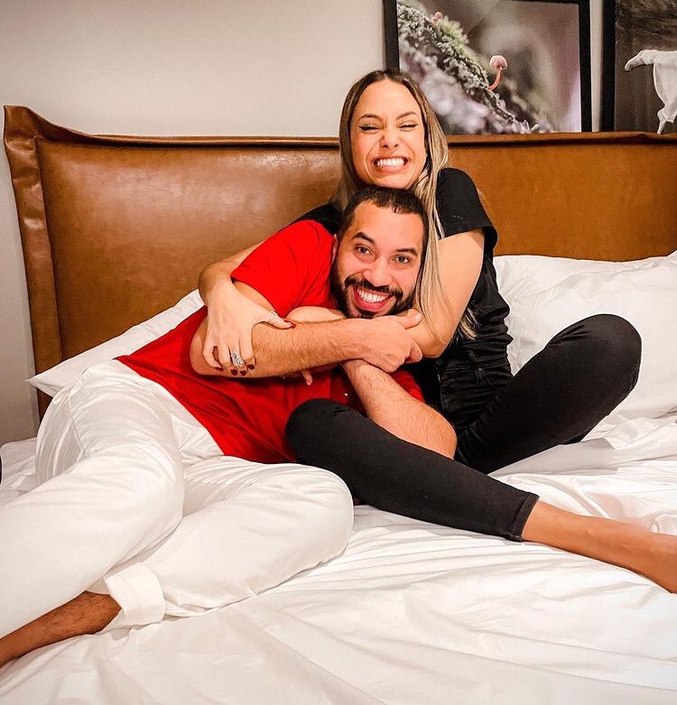 myangelsarah's tweet photo. O reencontro de vcs sempre são bem esperados!

@ssarahandrade @GilDoVigor 
#bomdiabrasil #bomdia #boasemana #amo #girah #sarah #gil #SegundaDetremuraSDV https://t.co/lsS9Sq1aAL