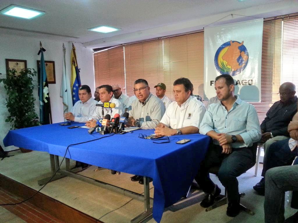 Hoy partió un gran ser humano, gremialista ganadero y zuliano de los que dejan huella: <a href="/davidjgovea/">David Govea.</a>. Llevó en su corazón a <a href="/Fedenaga/">FEDENAGA</a> <a href="/fegalago/">FEGALAGO</a> y <a href="/GADEMA1/">GADEMA</a> con gallardía, entrega y compromiso. Qué Dios le reciba a su lado y descanse en paz, para siempre. Fortaleza a su familia.