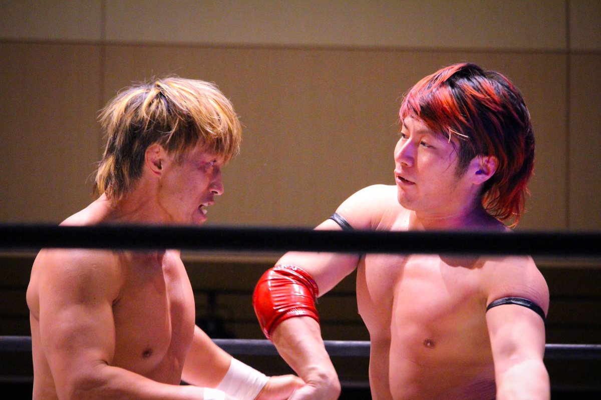 cima09106's tweet photo. #CIMAのきまぐれ撮影投稿

2020.8.8 DDTプロレス BLACK OUT presents KING OF DDT 2020 1st ROUND in 神田明神ホール 田中稔✖︎ 高尾蒼馬選手

#ddtpro 
#DramaticDreamTeam 
#DDTプロレス 
#田中稔 
#GLEAT 
#高尾蒼馬 
#DAMNATION 
#第43代KOD6人タッグ王者組 https://t.co/5dpYCfQ7ls