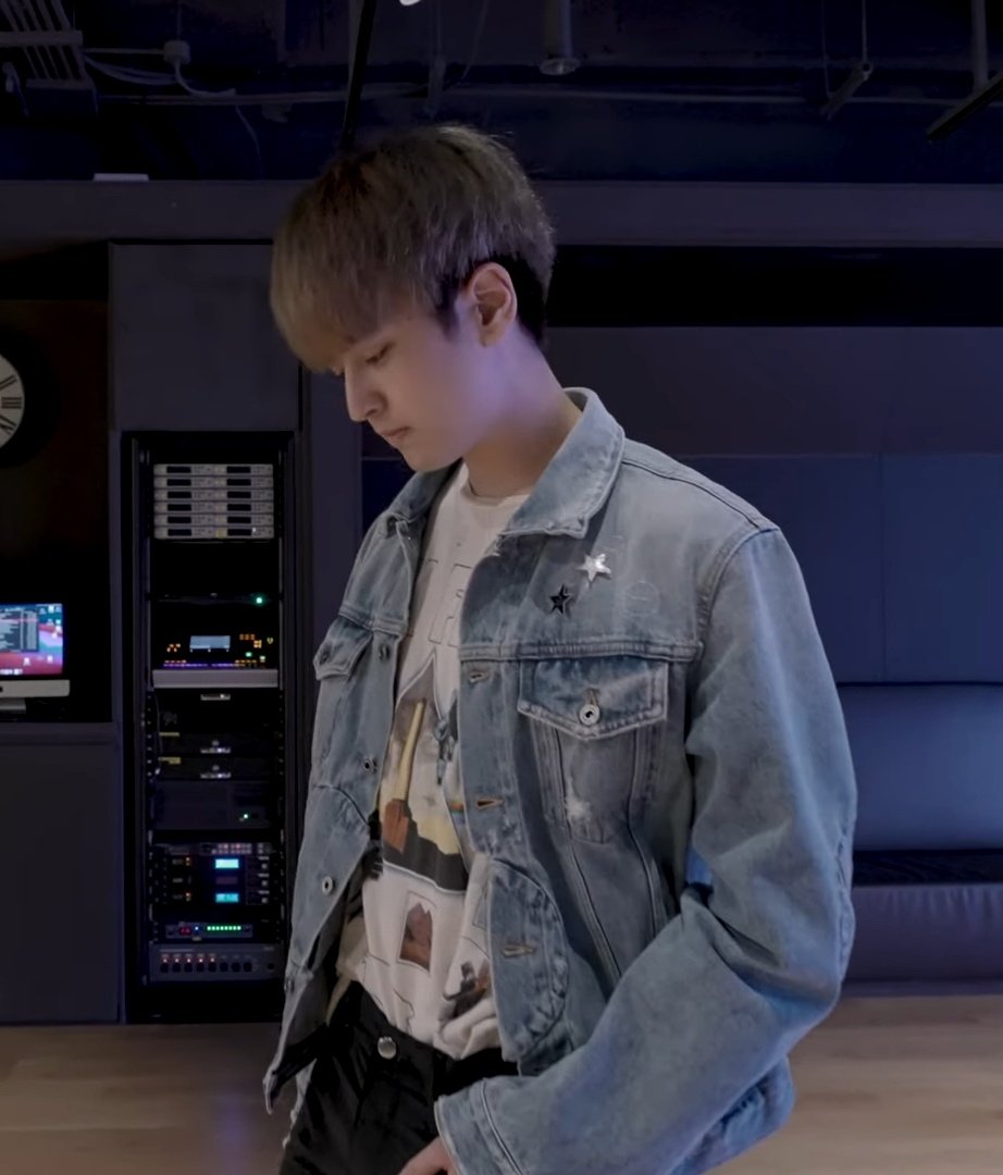 styleofkceleb's tweet photo. 210614 Chan iKON - 'INCEPTION (iKON ver.)' DANCE PRACTICE VIDEO
Off-White - Arrow Twist denim jacket
$925
π· https://t.co/S1fQj3dUOM
MadeWorn - PINK FLOYD ALBUM COLLAGE
$175
π· https://t.co/BFw9P4Kiez
#iKON #μμ΄μ½
#Chan #Chanwoo #μ°¬μ° #μ μ°¬μ°
#Styleof_ChaniKON #Styleof_iKON https://t.co/NYKok63upS