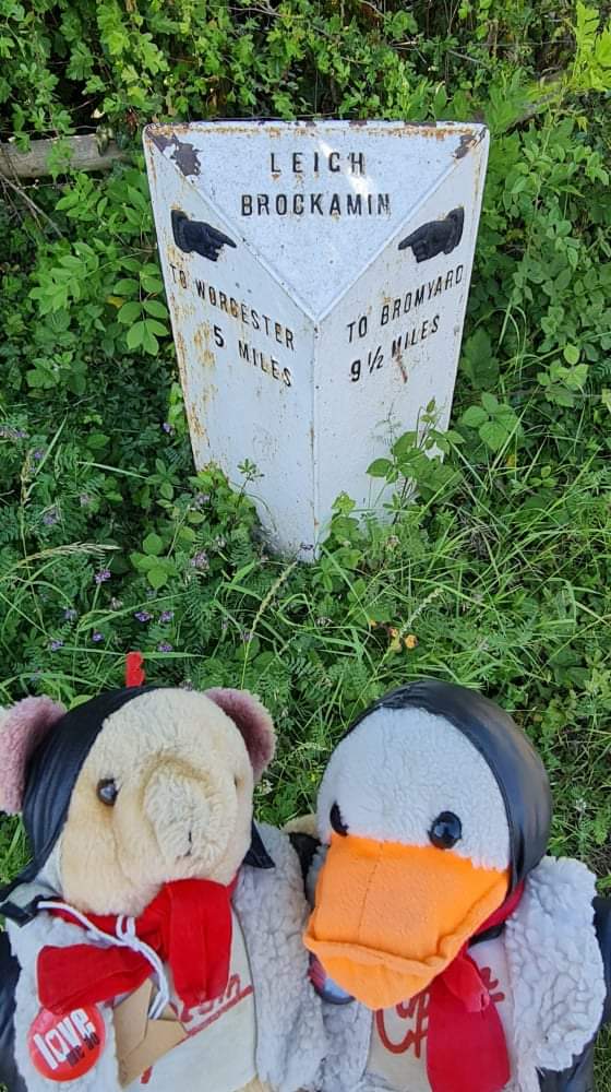 SadCaptains's tweet photo. Great start to our adventure 😊 @BritishSigns https://t.co/oPCbIXSVcN