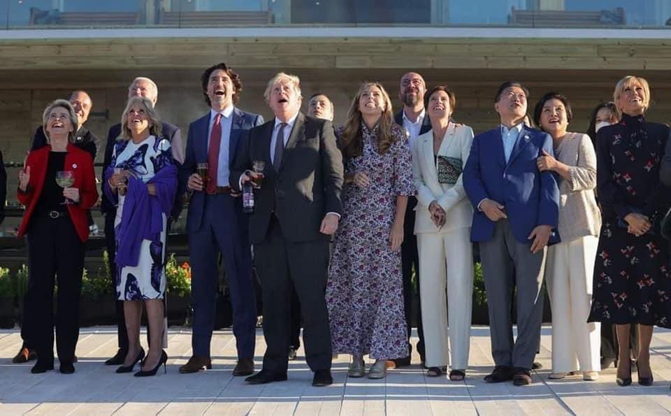 Don’t do as I do! Do as I say.....arrived by international travel..no isolating, no distancing &amp; no mask wearing! 😡 #travelrant #savetravel