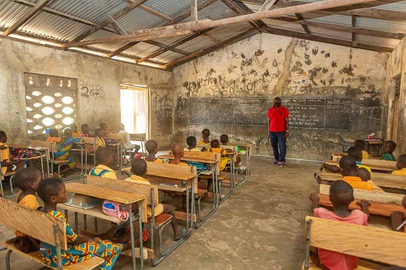 onecedi4change's tweet photo. Education is the most powerful weapon which you can use to change the world” – Nelson Mandela

On the 8th of June 2021, the campaign in collaboration with Impact NextGen donated dual galvanized desk to two schools in the upper east region of Ghana. #MondayMotivation #sitachild https://t.co/7LRK1MegfF