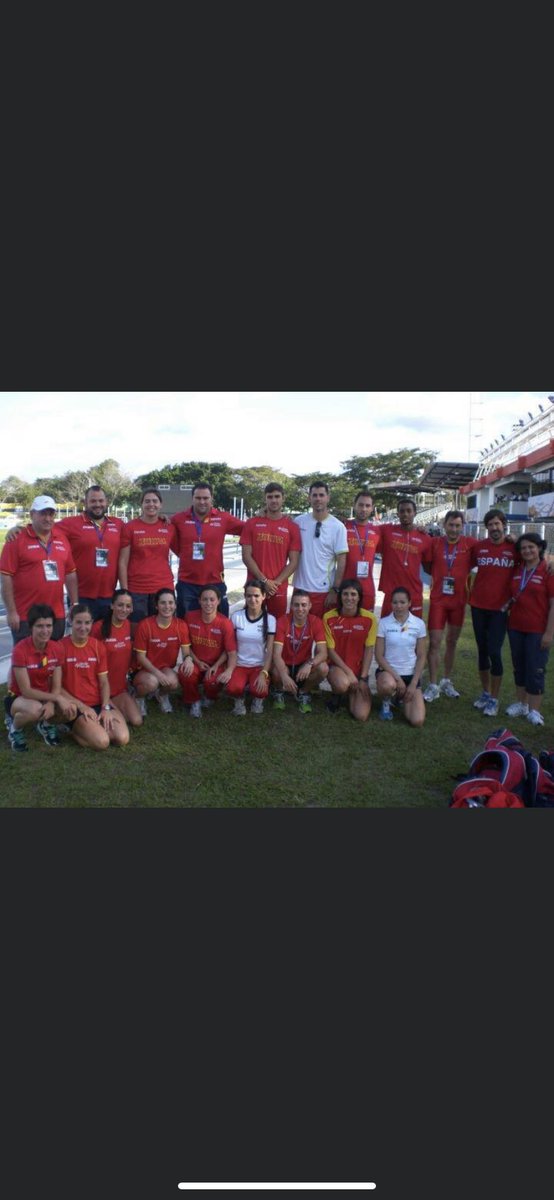 Lo que me recuerda… primera internacionalidad en 2011 con 26 añitos 🤩
Que buena gente joder!!!!! ♥️