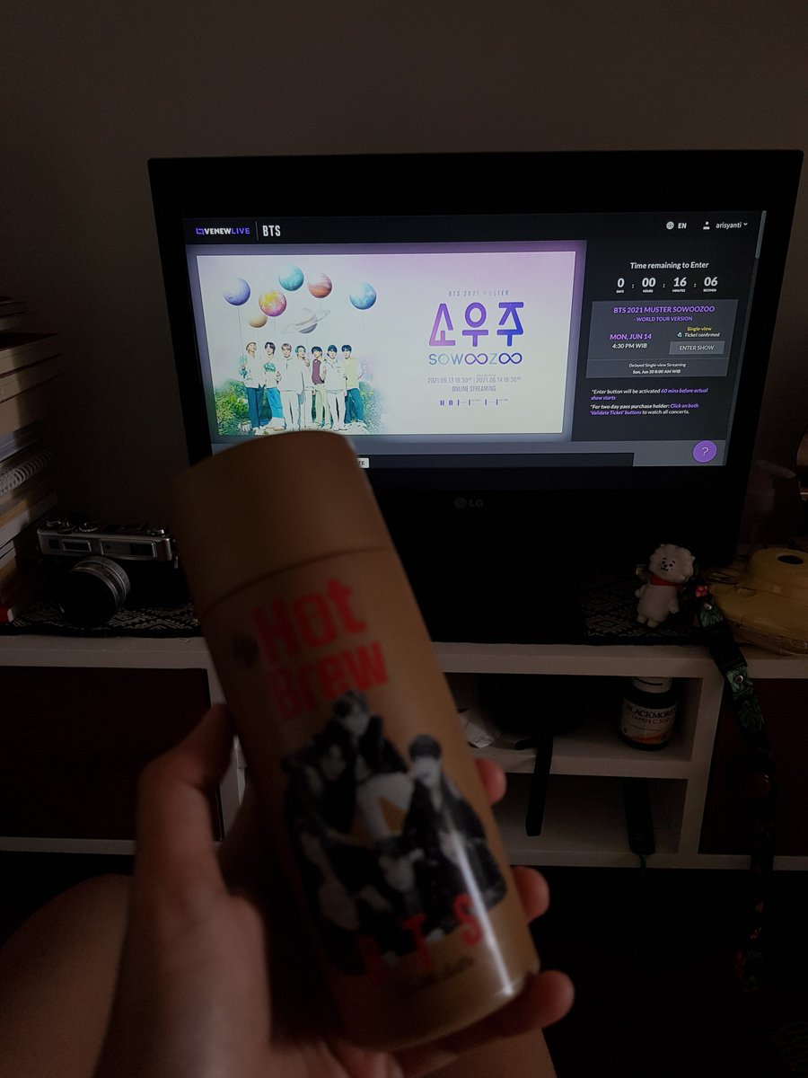 iam_atre's tweet photo. #SOWOOZOO World Tour Version with International Pop-K Sensation Sunshine Rainbow Traditional Transfer USB Hub Shrimp: @BTS_twt 💜

#8yearsTolnfinityWithBTS #SOWOOZOO_D2 https://t.co/Nr4pPPj7hz