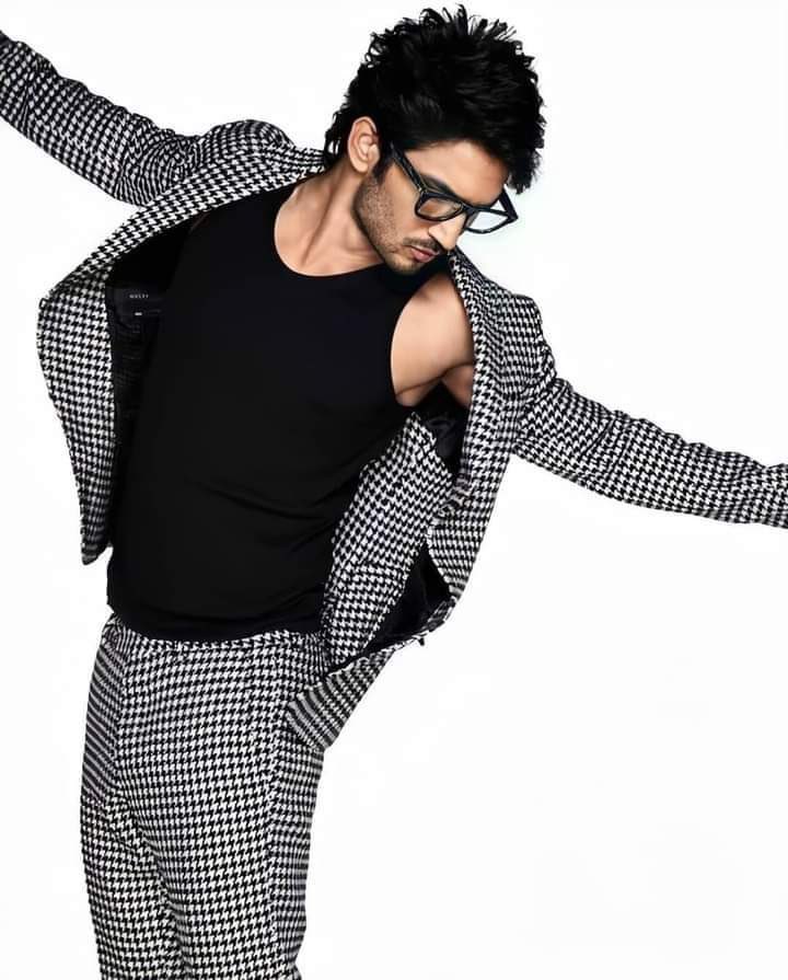 itsdebbie04's tweet photo. Only a pure soul can touch millions of hearts.. 
An irresistible smile... An indomitable spirit ...An imperishable character...and an impossible Death...
We remember everything... nd won’t let anyone forget anything...#SushantSinghRajput #Insaaf4SSR @shwetasinghkirt @republic https://t.co/ttEbxATl1o