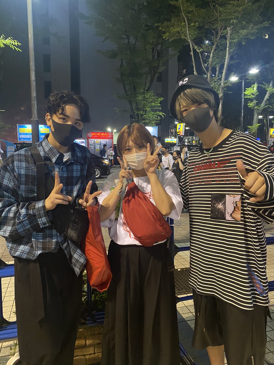 nana_crew's tweet photo. 最高に楽しい二日間でした…
何もいうことはありません。
Novelbrightのねぎくんと圭吾くんにも
会えました。
とりあえず全力で生きます。

#UVERworld #uverworld好きと繋がりたい #uverworld横アリ #uverworld拡がる #uverworld好きな人と繋がりたい https://t.co/ewYz7rmTK5
