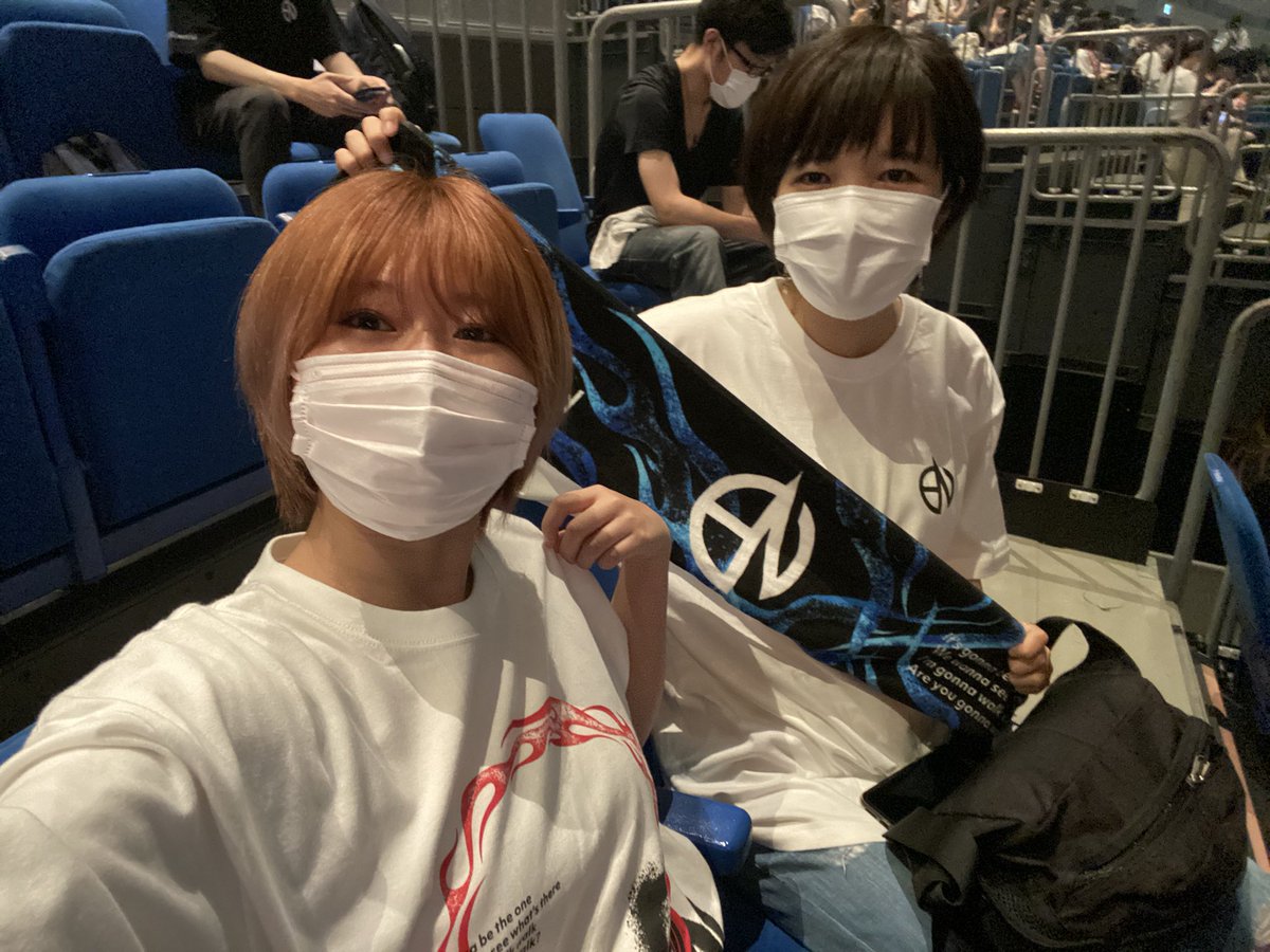 nana_crew's tweet photo. 最高に楽しい二日間でした…
何もいうことはありません。
Novelbrightのねぎくんと圭吾くんにも
会えました。
とりあえず全力で生きます。

#UVERworld #uverworld好きと繋がりたい #uverworld横アリ #uverworld拡がる #uverworld好きな人と繋がりたい https://t.co/ewYz7rmTK5