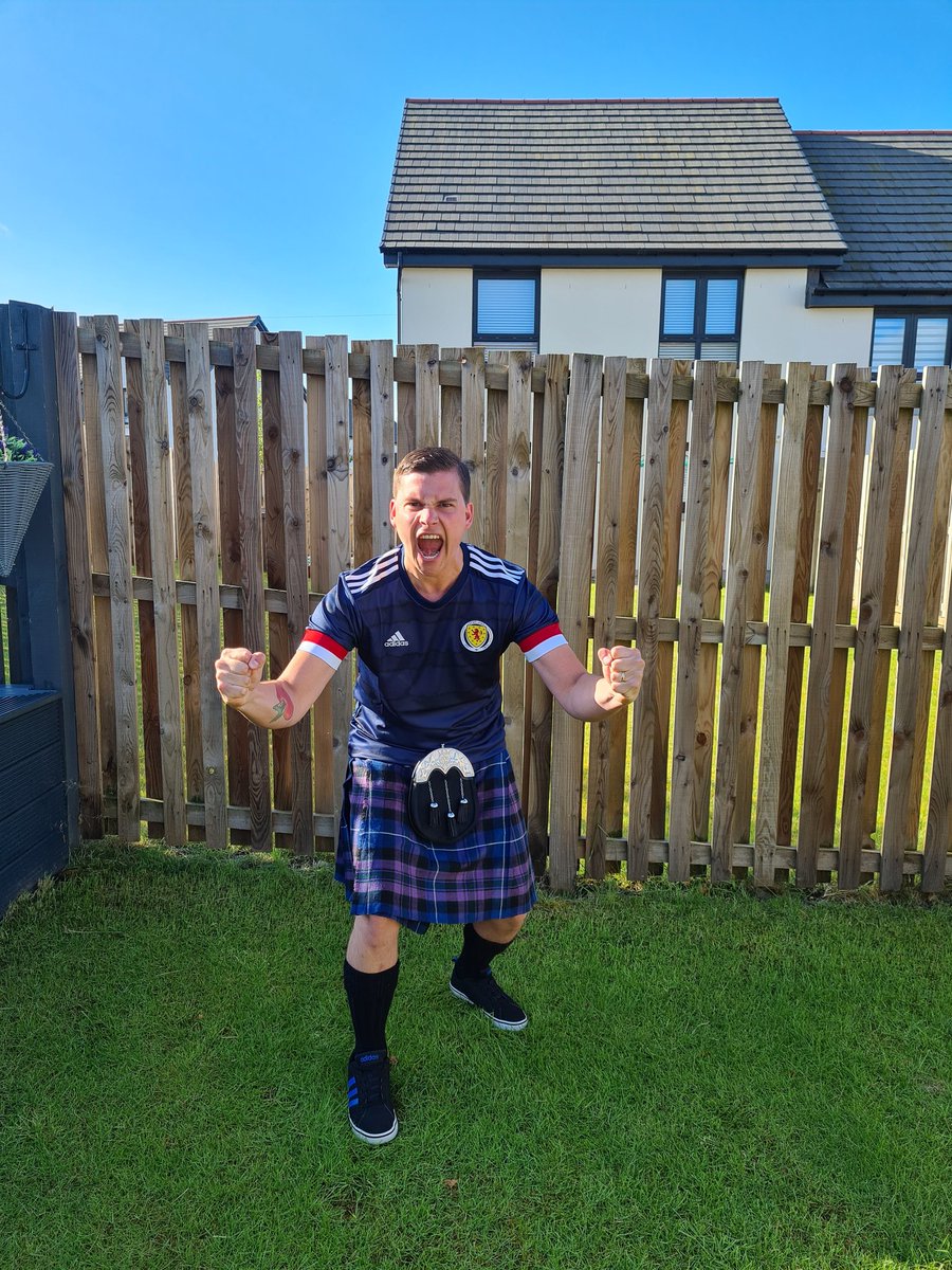 Miss Macrae tweet media