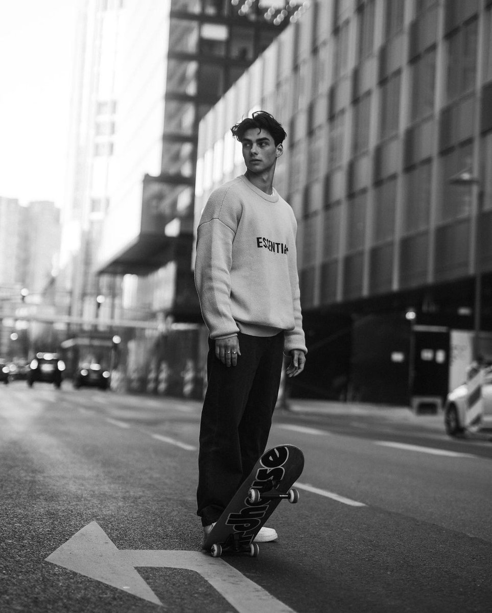 Greetings. In dire to expand my social circle &amp; gain more mutuals, i'll do #openfollow for western rps only. Kinda hit the retweet button and i'll follow you. Thank you.