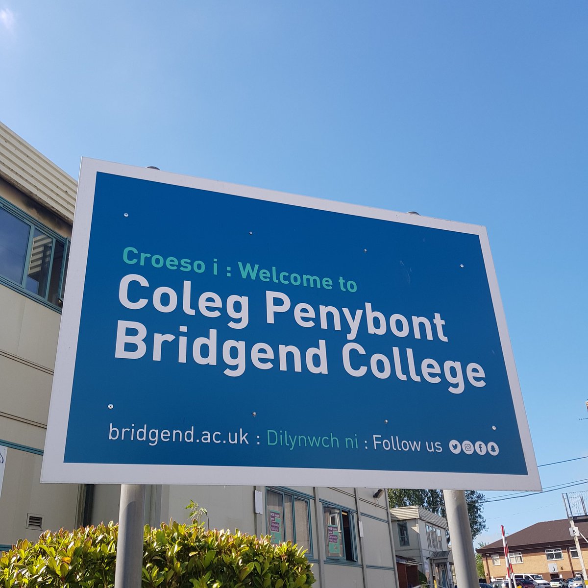 BridgendALN's tweet photo. What a beautiful day to welcome potential learners and their families onto campus! #TransitionToBC https://t.co/sac1zzBE11