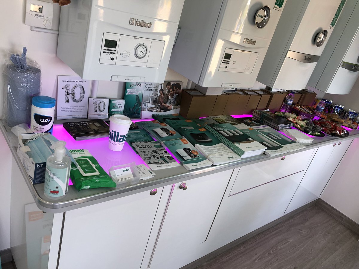 Med_Vaillant's tweet photo. Good morning😊
Join us today at @Tucker_French01 #Maloneys in #Epsom KT17 1JF. Pop in for a catch up on all things @VaillantUk and grab some goodies!

#Vaillant #ShowVehicleTour
#Advance #Heating 
#Boiler #Offers #Incentives #Giveaways
#TeamVaillant #ProudlySupportingInstallers🐰 https://t.co/uGk4NP1n7B