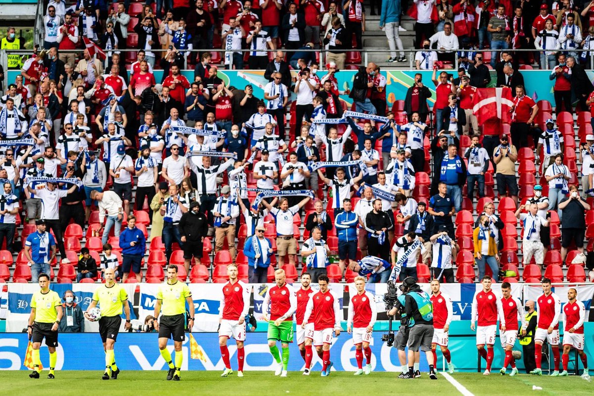 Huuhkajat's tweet photo. Sydämellinen kiitos Suomen kannattajille solidaarisuuden osoituksesta Christian Eriksenille ja molemmille joukkueille. 

Te yhdistitte kansakunnat järkytyksen hetkellä. Olemme ylpeitä teistä. Jatketaan suuria tekoja, yhdessä💙🇫🇮

Terveisin, Huuhkajat

#MeOlemmeSuomi #Euro2020 https://t.co/euDCNsfHjd