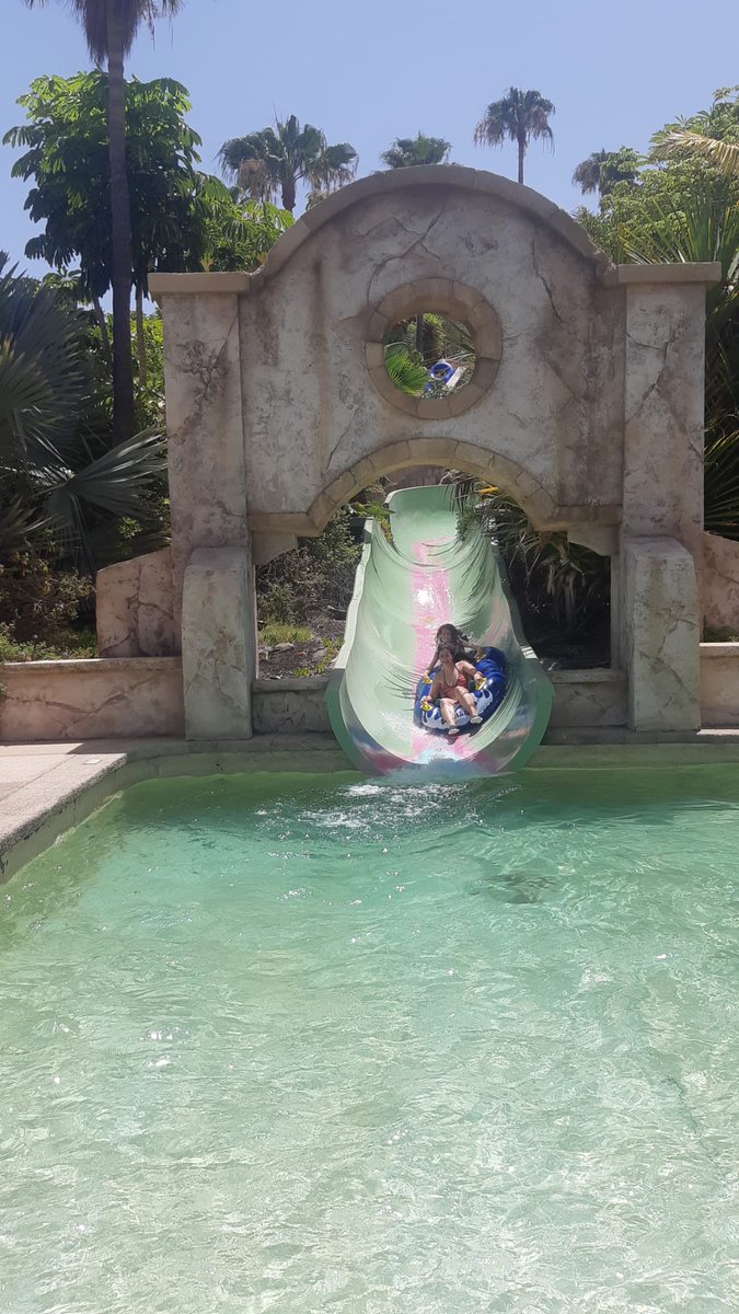 activoztenerife's tweet photo. El sábado pasamos el día en @aqualandTFE 😎
Lo pasamos genial tirándonos por toboganes y disfrutando de la piscina. El día estaba espectacular y pudimos aprovecharlo a tope 👏🏽👏🏽👏🏽
#SalidaDeOcio #AqualandTenerife #FindeConAmigos #PlanesDeVerano #DiversiónParaTodos #Inclusión https://t.co/5C667192Cv