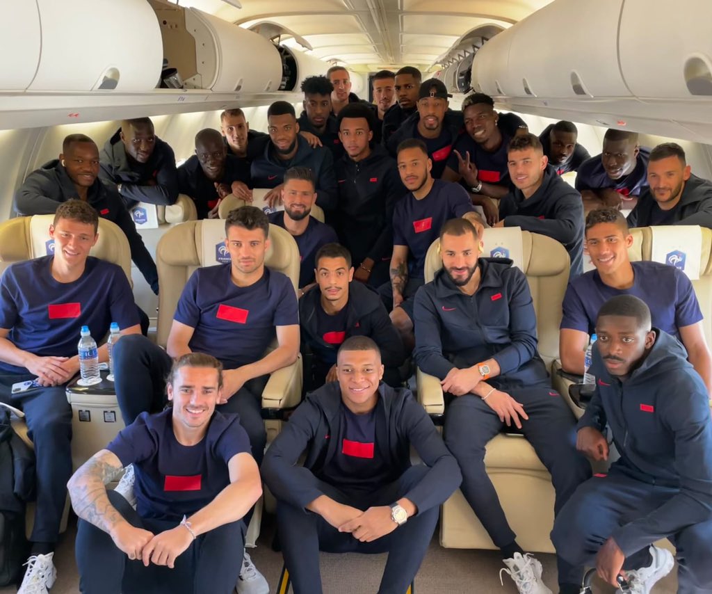 RM4Arab's tweet photo. كريم بنزيما ورافاييل فاران ضمن البعثة المتوجهة إلى ميونخ لمواجهة ألمانيا في يورو 2020. 🇫🇷 https://t.co/ewjUZCdFHg