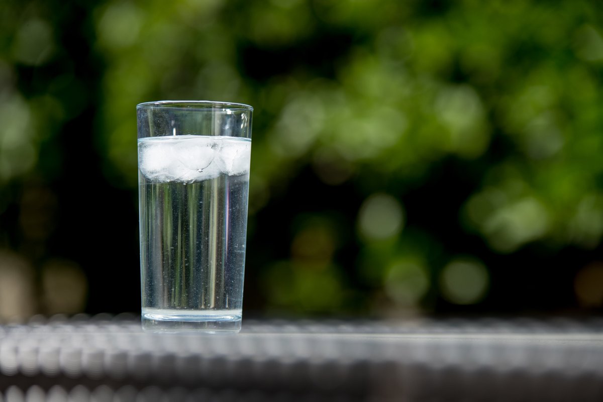 SouthernWater's tweet image. It’s Nutrition and Hydration Week #NHW2021 and what better way to celebrate than with a lovely glass or two of tap water? We all know drinking water works wonders for our health. Here’s more on our tap water here in the UK: ow.ly/SaMr50F9wpJ
