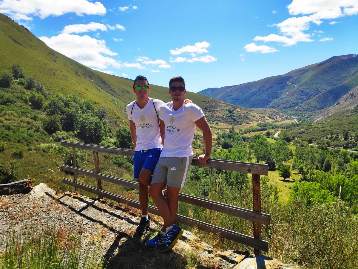 esnuestro_es tweet media