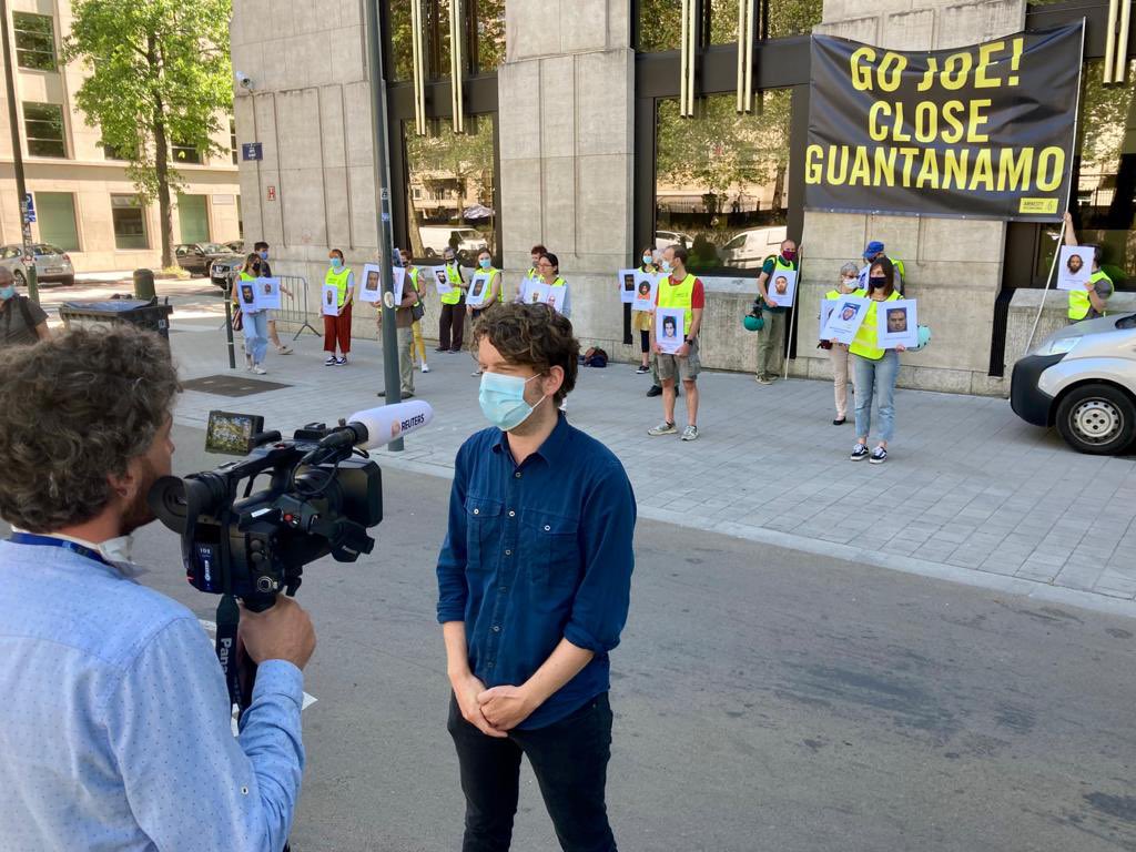 During his visit to #Brussels, we <a href="/amnestyvl/">Amnesty International Vlaanderen</a> &amp; <a href="/amnestybe/">Amnesty Belgique FR ✊</a> are on the streets to urge #JoeBiden to finaly close #Guantanamo, which is a symbol of torture, indefinite detention and injustice. <a href="/POTUS/">President Donald J. Trump</a>