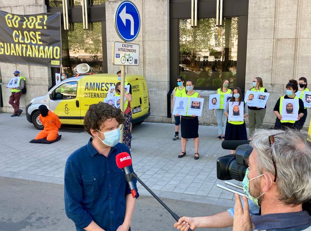 DeGraeveWies's tweet photo. During his visit to #Brussels, we @amnestyvl &amp; @amnestybe are on the streets to urge #JoeBiden to finaly close #Guantanamo, which is a symbol of torture, indefinite detention and injustice. @POTUS https://t.co/n5lwP8vNzg