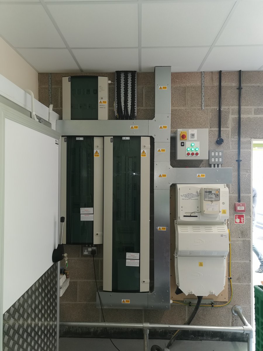 AzuraNetworks's tweet photo. A full electrical fit out from the start for a brand new store in Bream for The Midcounties Co-op.
#ledlighting #firealarms #datacabling #electricians #dextralighting #electricalcontractors #midcountiescoop https://t.co/GXZ0fvhW6k