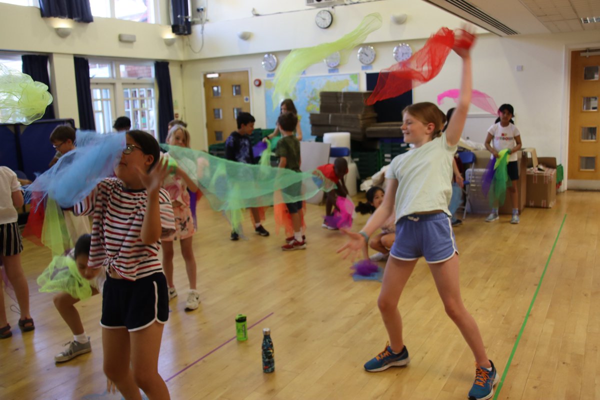 Alleyns_Junior's tweet image. Turns out Year 5 are amazing jugglers! Plenty more circus skills to learn from @theworkshopcomp too #circus #coeducation