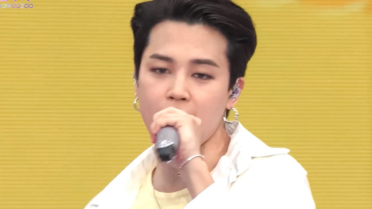 jmnsource's tweet photo. JIMINS EXPOSED FOREHEAD https://t.co/UZsU8Cmloh