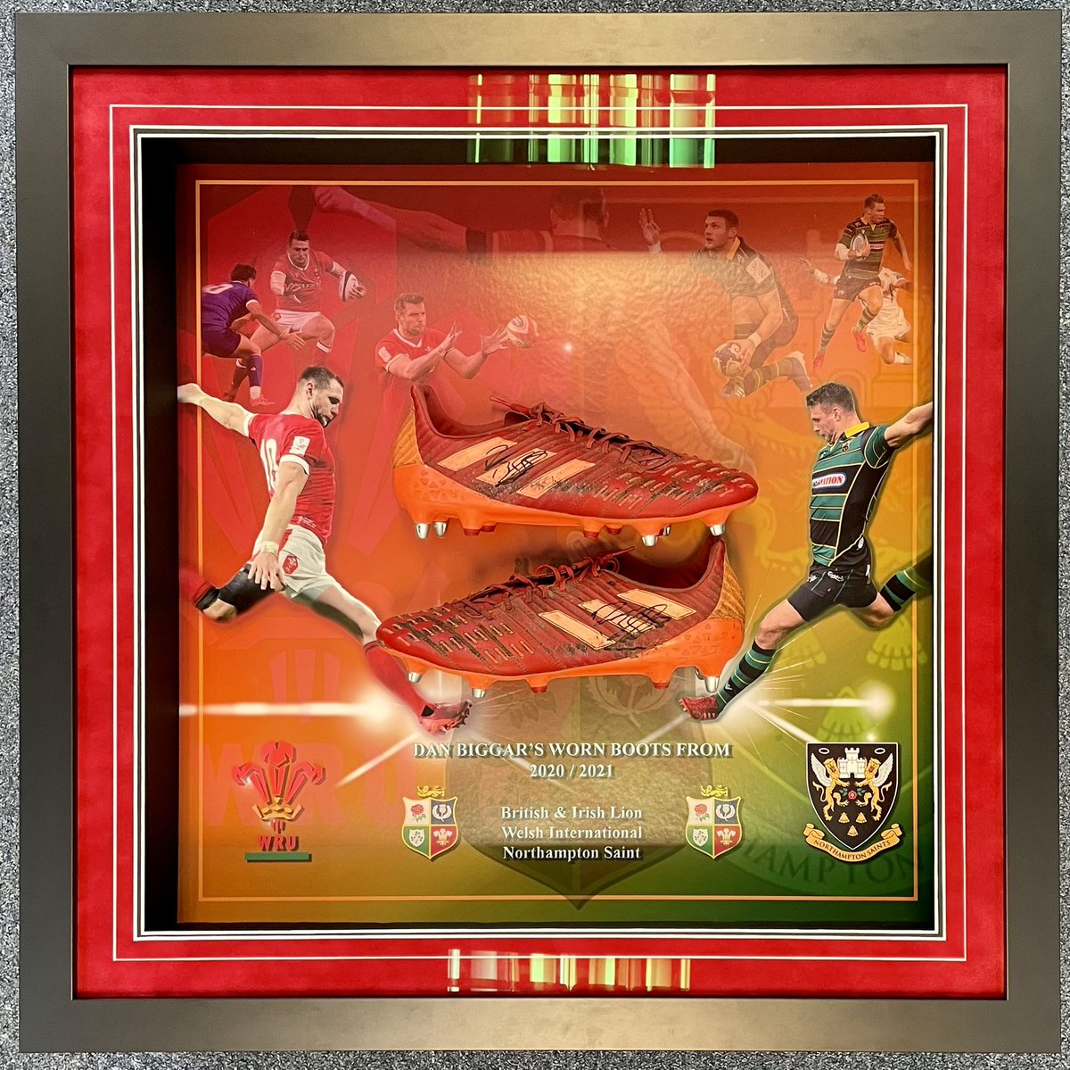 Had the enormous pleasure of framing these <a href="/SaintsRugby/">Northampton Saints 😇</a> and <a href="/WelshRugbyUnion/">Welsh Rugby Union 🏴󠁧󠁢󠁷󠁬󠁳󠁿</a> player <a href="/dbiggar1/">dan biggar</a> match worn boots for a client who managed to win them via <a href="/SaintsFdation/">Northampton Saints Foundation</a> 

Bespoke design for the backdrop with suede mount and anti reflective glass.