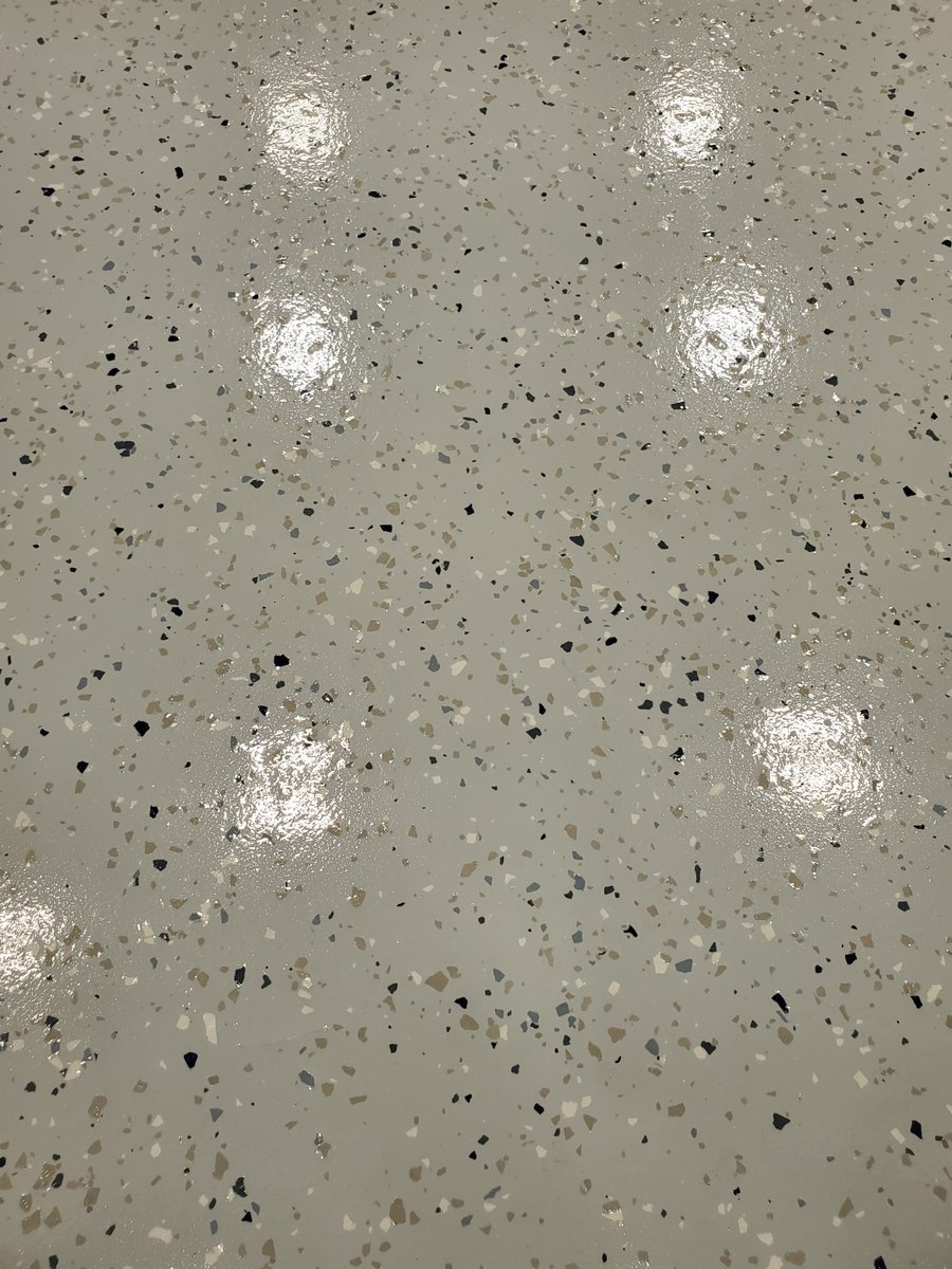 AdvantgCoating's tweet photo. When excellence is an everyday standard you know who to call when it's time to do your floors. Our installers are simply the best.
#flakeswereflying #epoxyflake #epoxyflooring #randomflake #resinousflooring #flakeflooring #industrialflooring #commercialflooring #floorcoatings https://t.co/R1iB25eyST