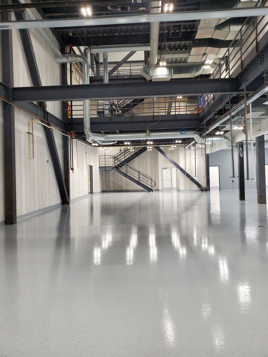 AdvantgCoating's tweet photo. When excellence is an everyday standard you know who to call when it's time to do your floors. Our installers are simply the best.
#flakeswereflying #epoxyflake #epoxyflooring #randomflake #resinousflooring #flakeflooring #industrialflooring #commercialflooring #floorcoatings https://t.co/R1iB25eyST