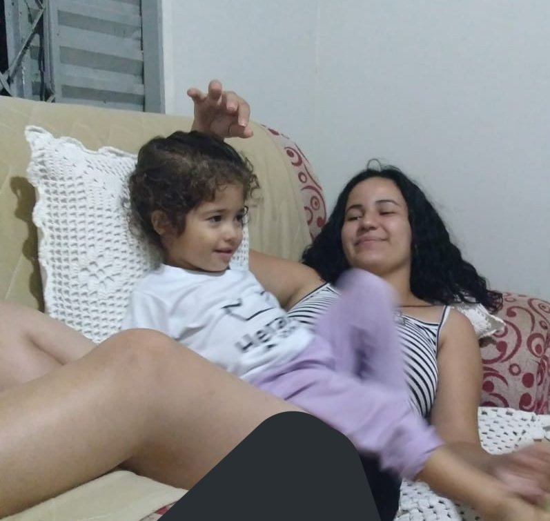 llnfrrz's tweet photo. Tão pequena e ainda sim tão dócil. Você não é minha filha, mas é como se fosse. Te amo como se tivesse saído de mim. Seus olhinhos não me deixam desistir e me tiram do caos. Obrigada por me mostrar que eu ainda era capaz de amar.
#SaraFaz2 #SarahBDay 👸🏻🦋☀️🧡 https://t.co/CDCyeBjT7E