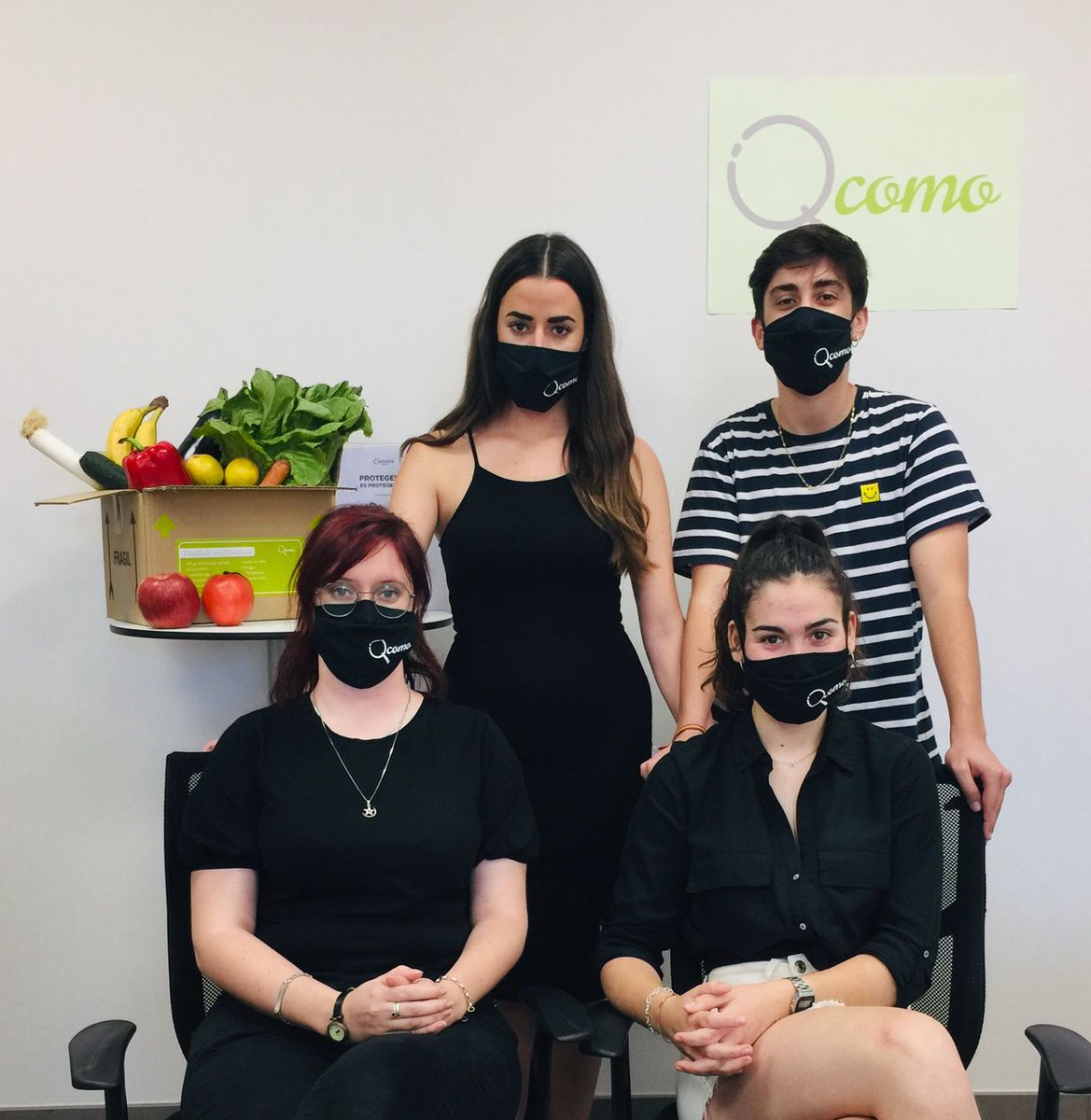 PICE_CamaraVLC's tweet photo. 🏆 🥇 ¡Comenzamos la semana transmitiendo nuestra enhorabuena al equipo #Qcomo por el premio al mejor proyecto de emprendimiento a nivel nacional en la categoría de Grado Superior! 💥💥 Y por supuesto, a @campuscamarafp por la magnífica formación y dedicación al alumnado. 👏👏 https://t.co/QyjBQG99Qg