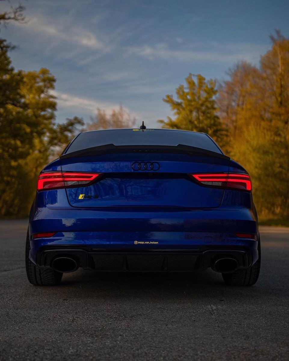DailyCarlife's tweet photo. Audi RS3 🚀 https://t.co/VLjqXCDgv7