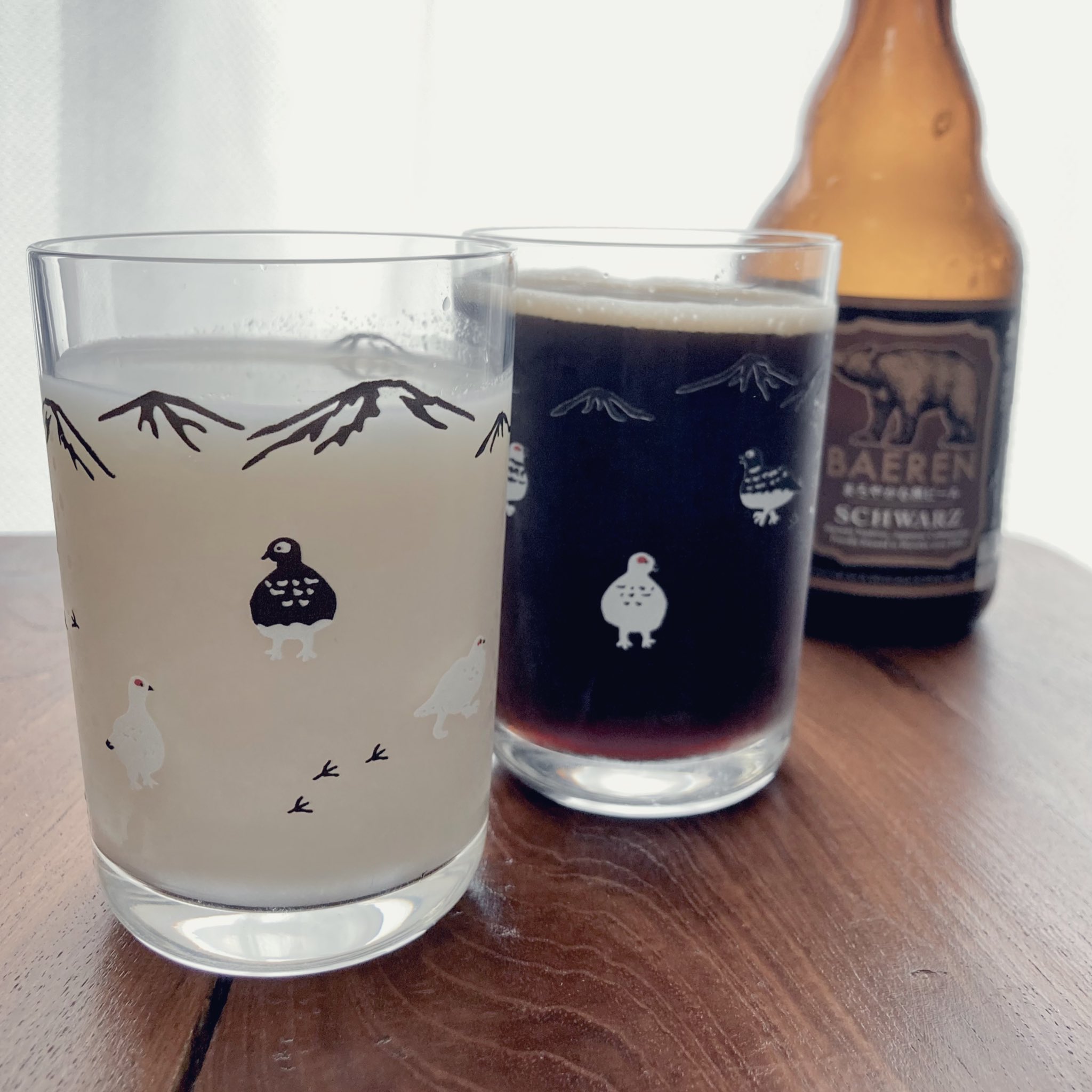浅沼シオリ カップ酒愛好家 最近 欲しいけどないものは作ればいいじゃない 精神が激化してきていて ヨーグルト酒とか白い飲み物 を入れると白い雷鳥が 黒ビールとか黒い飲み物を入れると黒い雷鳥が隠れるグラスを作りました かわいくておいしいは 浅沼シオリ カップ酒愛好家 最近 欲しいけどないものは作ればいいじゃない 精神が激化してきていて ヨーグルト酒とか白い飲み物 を入れると白い雷鳥が 黒ビールとか黒い飲み物を入れると黒い雷鳥が隠れるグラスを作りました かわいくておいしいは