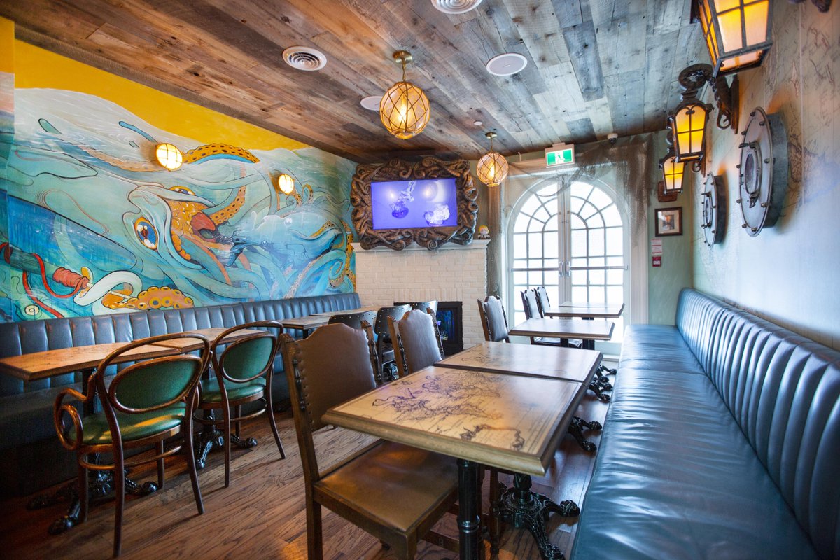 StormGround's tweet image. Big shoutout to Vancouver-based bar @crowalehouse for helping us shoot our "Behind the Realmgate" video. 💛

They are now re-opened. Go check them out on stormcrowalehouse.com as well. 🥃