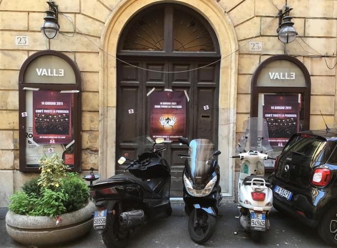 come è triste la prudenza (…) come prude la tristezza #teatrovalleoccupato teatro vuoto abbandonato… 14.06.2011 > 14.06.2021