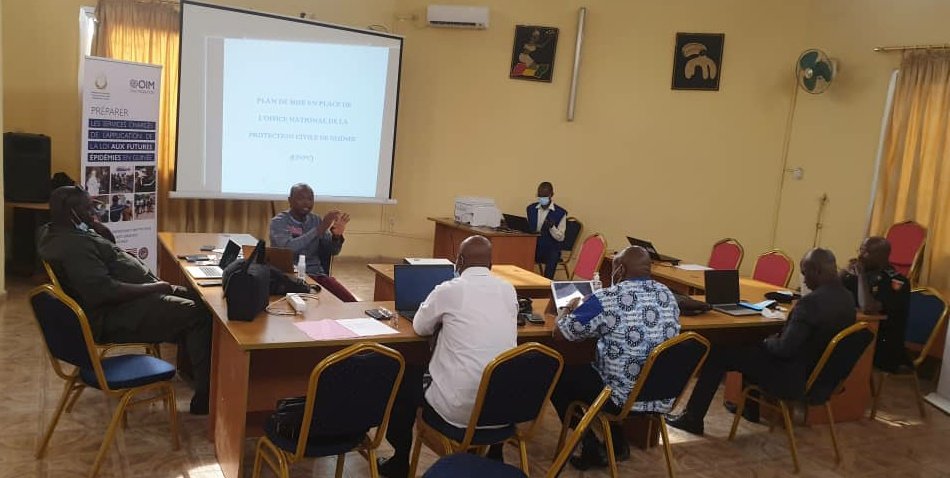 asadio14's tweet photo. Début,14/06/21, de la retraite du comité tech de suivi d la mise en place d l'Office National d Protection Civile de la Guinée, avec l'appui de @OIMGuinee. Cette retraite d 7jours permettra d finaliser les docs organiques d l'Office avant l'atelier d validation.
#PrepLine @GouvGN https://t.co/0vQMB3cWJN