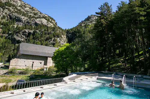 El Balneario de Panticosa reinaugura su Gran Hotel el próximo 16 de julio coincidiendo con su evento cultural más destacado del verano, el IX Festival Internacional de Panticosa Tocando el Cielo, que este año estará dedicado a la literatura bajo el slogan “Música y Palabra”.