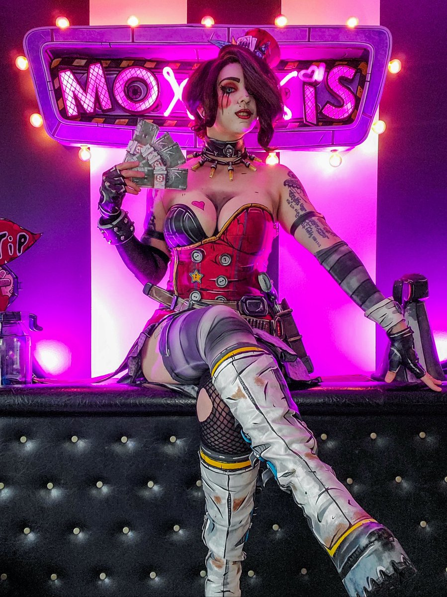 JessilynCupcake's tweet photo. It's Moxxi Monday guys!
😘❤️💋🎩 https://t.co/0xS8b3hYic