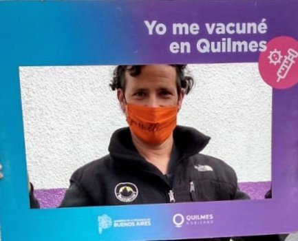 PabloPiru1970's tweet photo. Primera dosis de AstraZeneca #HabraConsecuencias https://t.co/74PrQMGhMJ