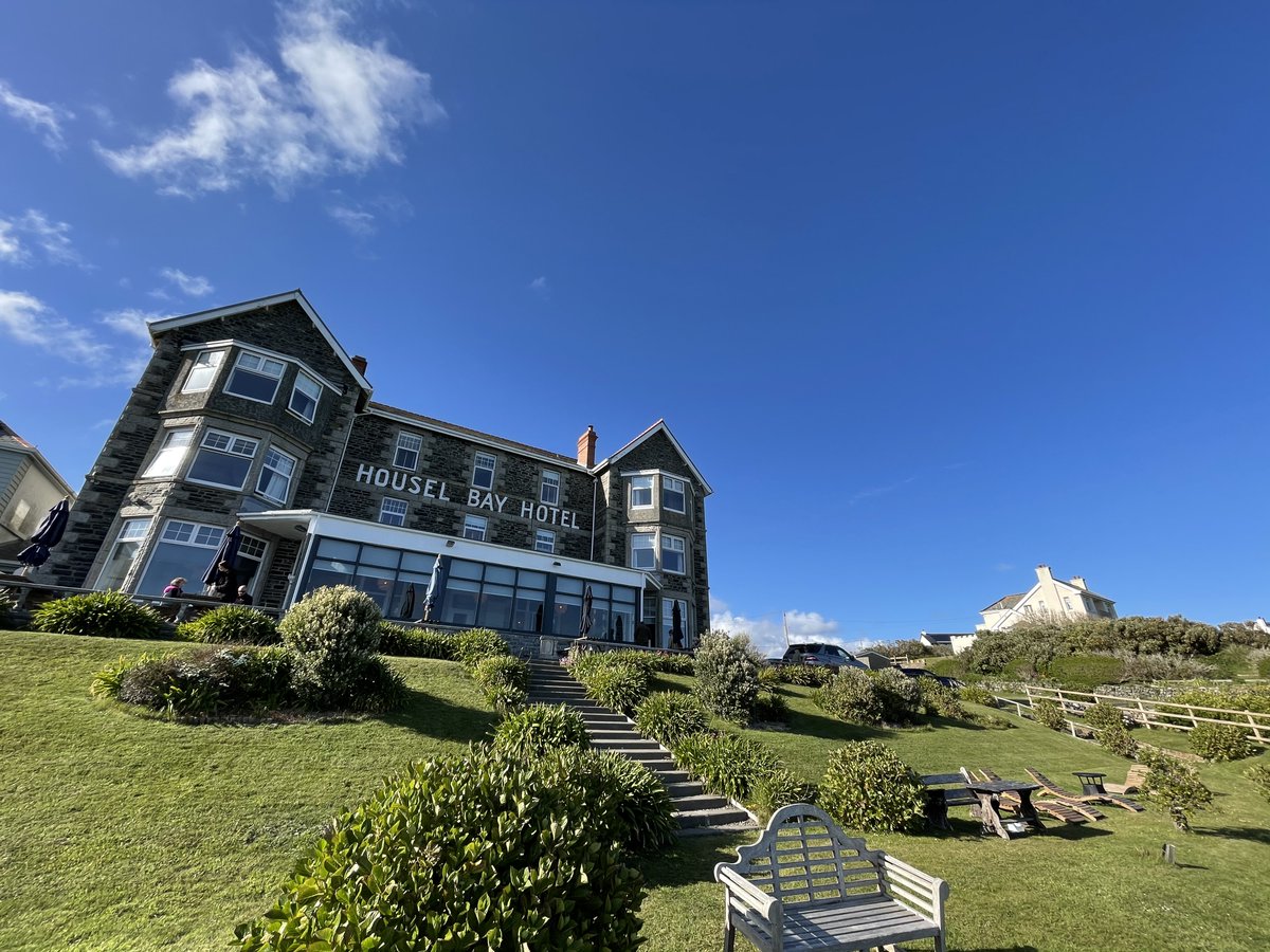 Housel Bay tweet media