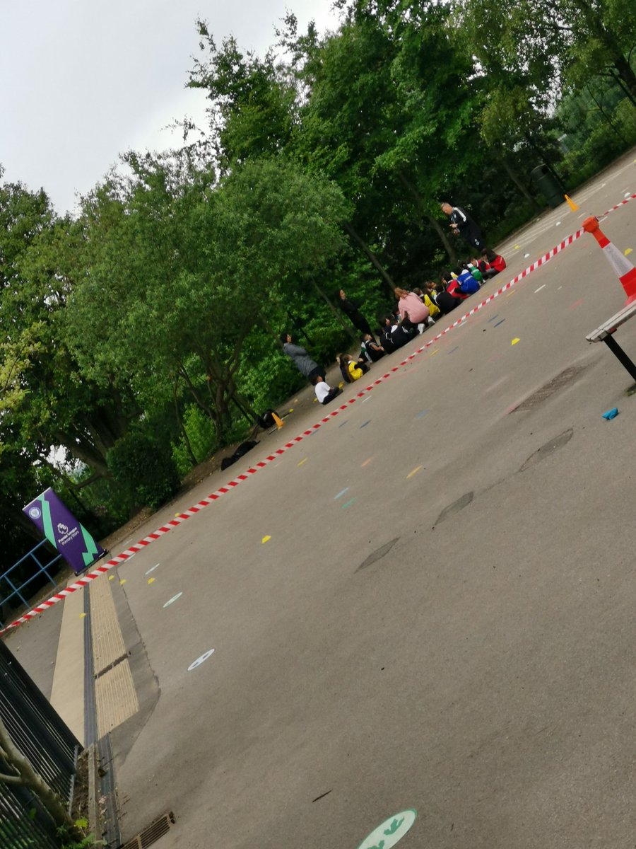 Broadfield PE tweet media