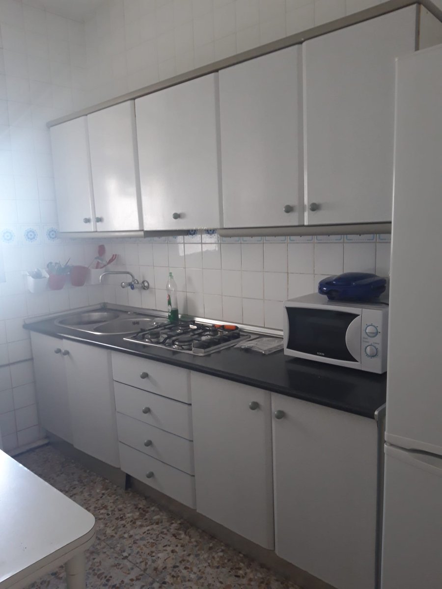 fatimartnz's tweet photo. ➡️Buscamos compañera de 🏠 limpia y tranquila, que sea estudiante de oposiciones o máster.
El piso esta en ciudad jardín (Sevilla). Buena ubicación✔️
La habitación son 225 €/mes de Septiembre a Junio (curso 2021/22) https://t.co/sFeLD0ybms