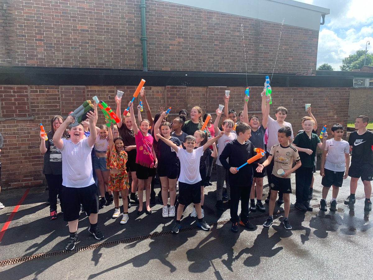 PrimaryRingway's tweet photo. Year 6 have been working hard so far this half term and earned themselves the legendary water fight! Fun was had by all! #behaviourtreat https://t.co/ZsMBbR21rq