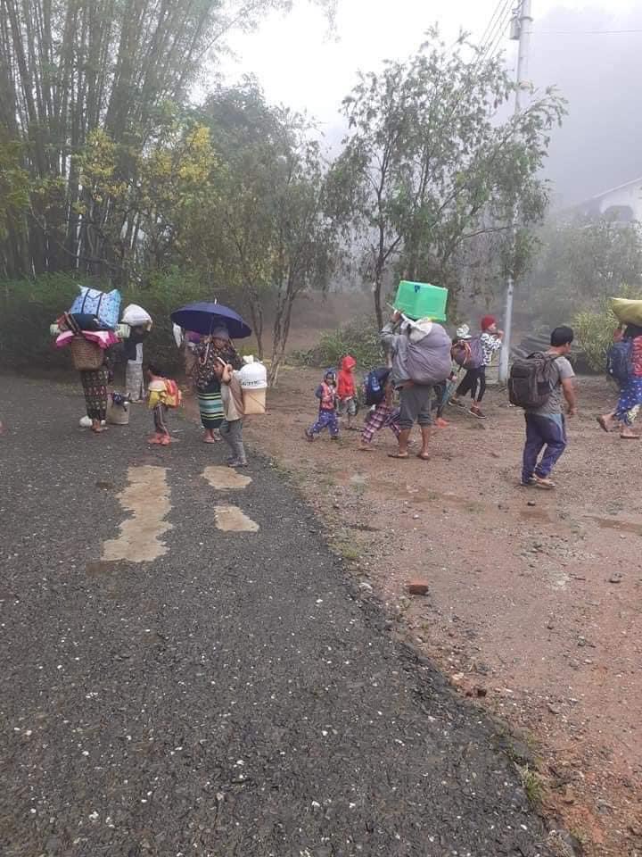 NaingSitThway's tweet photo. #Chin State A #refugee from #Mindat move in the rain and wind without help. #HelpMindat #SaveMindat #June14Coup #WhatsHappeningInMyanmar https://t.co/BuNFzxCCRt