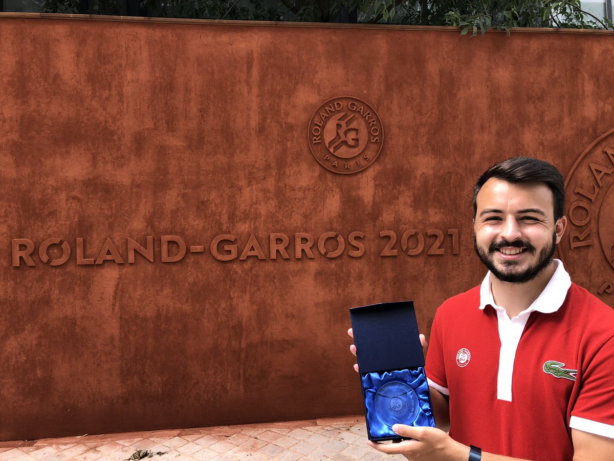 #RG2021 enfin terminé !

Ce fût 3 semaines très intenses, avec au bout une première finale messieurs (et des demi-finales d’anthologie) pour moi, qui représente une grande fierté personnelle 😁

Merci à tous les copains pour les encouragements par message, vous êtes vraiment top!