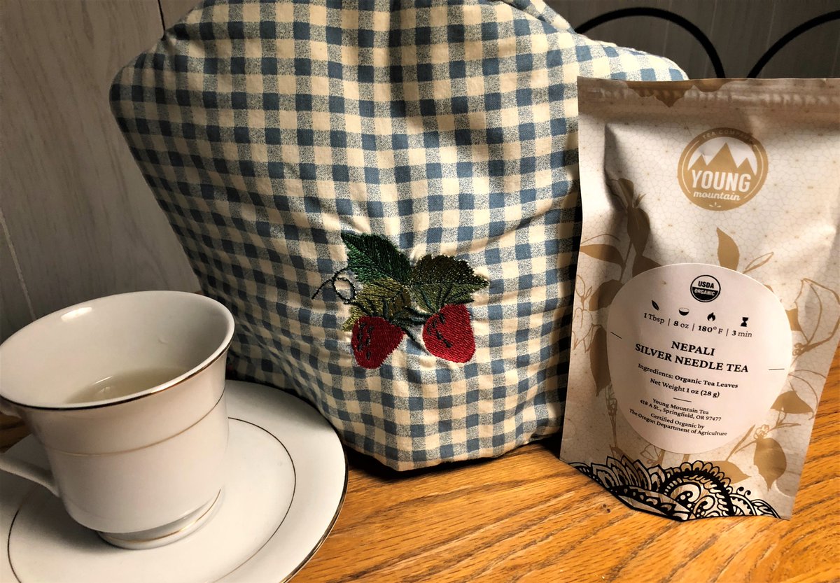 RebeccasTeaCozy's tweet photo. #WITC: White tea is a refreshing way to begin your morning. Brewing a pot of Nepali Silver Needle Tea from Young Mountain Teas. Ahhh!

#tea #ilovetea #tealover #teatime #tearoom #whitetea https://t.co/tkM86ClkMB