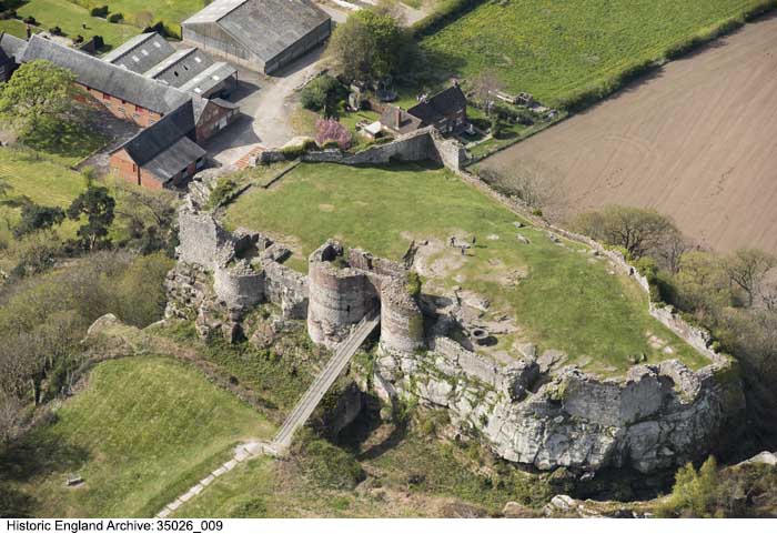 HE_Archive's tweet photo. Beeston Castle, Cheshire. An imposing ruined castle dating from the 13th century, standing on a rocky sandstone crag, 350 feet above the Cheshire Plain.
#HEAerial https://t.co/aE48o0BpBv https://t.co/8CfVYhTBE2