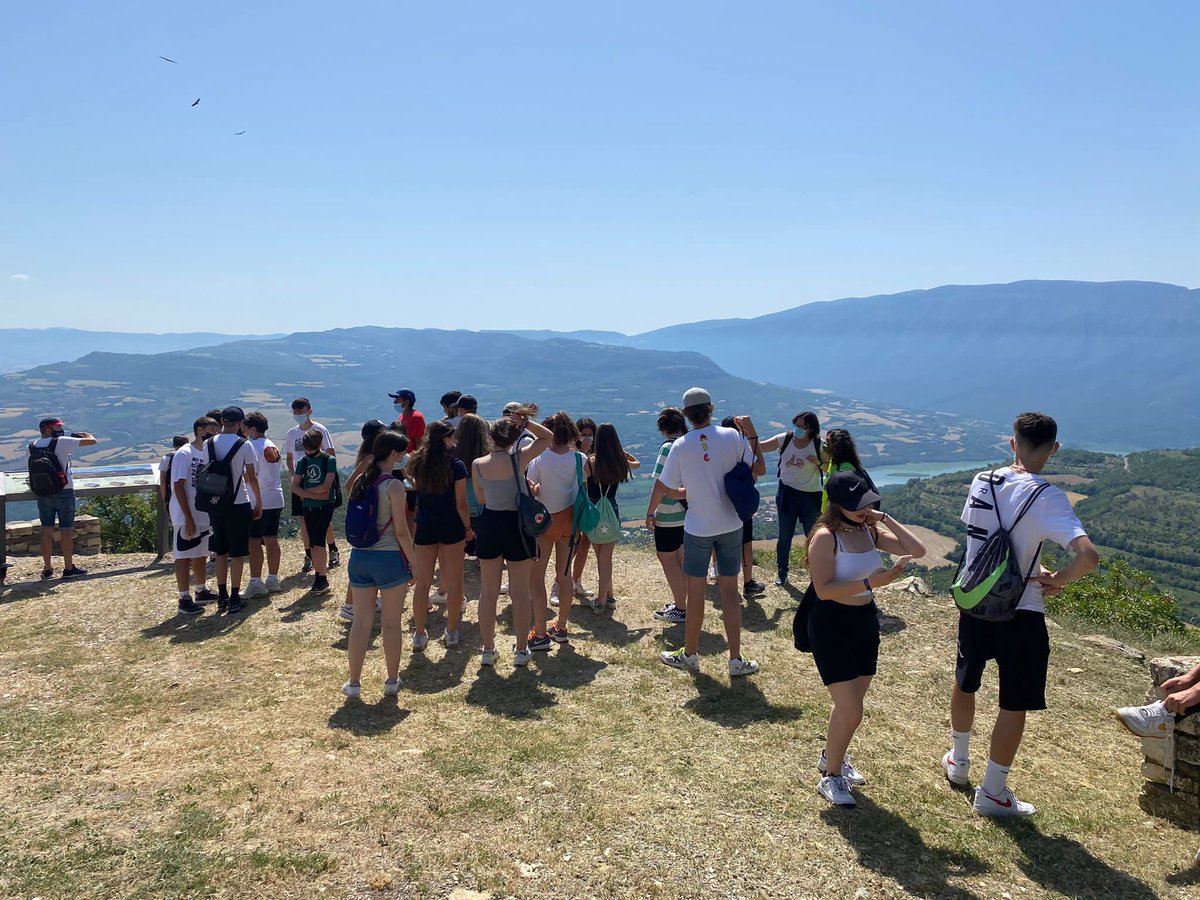 insmariustorres's tweet photo. L’alumnat de 3r d’ESO ja ha pujat al Castell de Mur! Gaudiu de les colònies #colònies3rESOMàrius https://t.co/mxwglbuTZR